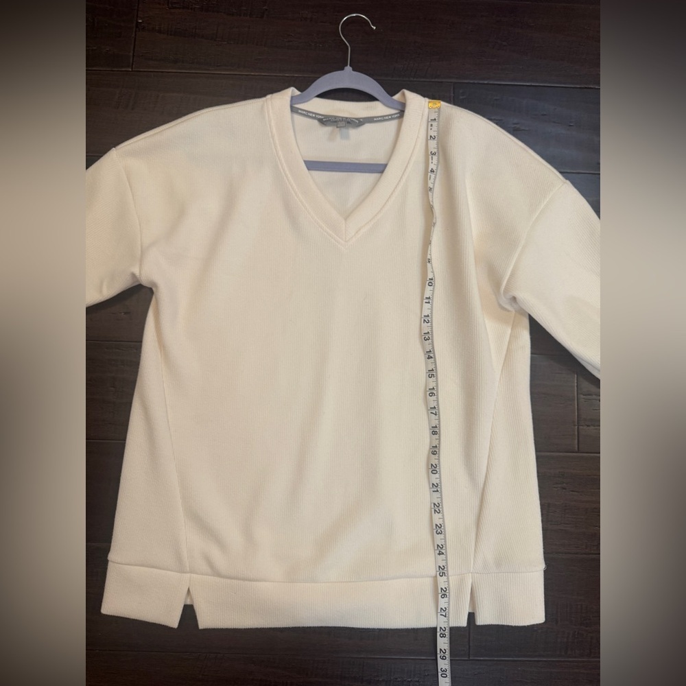 Andrew‎ Marc White V Neck Oversized Soft Coastal Grandma Winter Sweater L - Picture 3 of 10